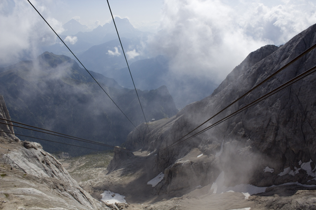 2011-08-19_08-48-09 cadore.jpg - Seilbahn von der Malga Ciapela zur Marmolada (mittleres Teilstck)